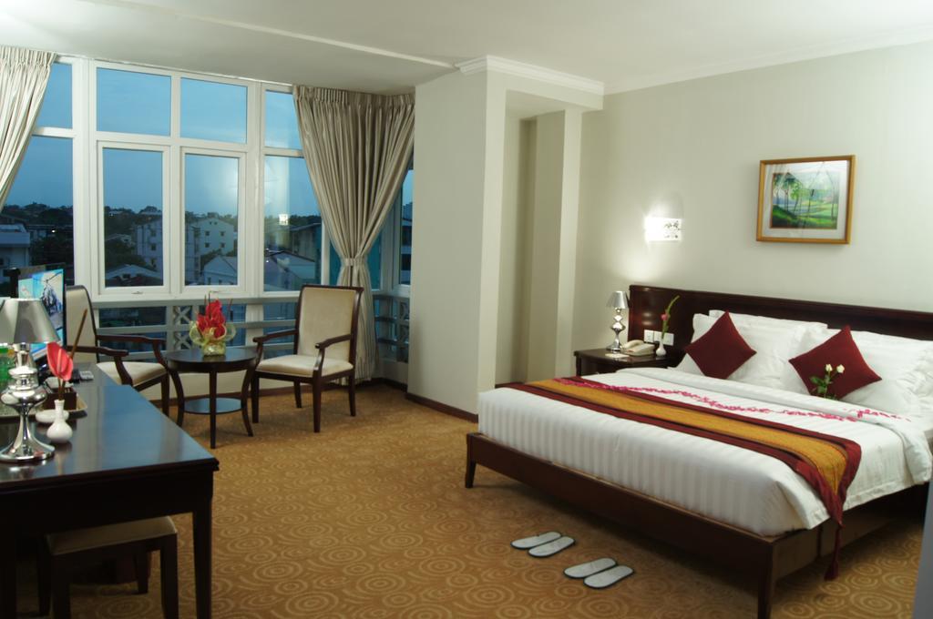 Green Leaf Hotel Yangon Exterior photo