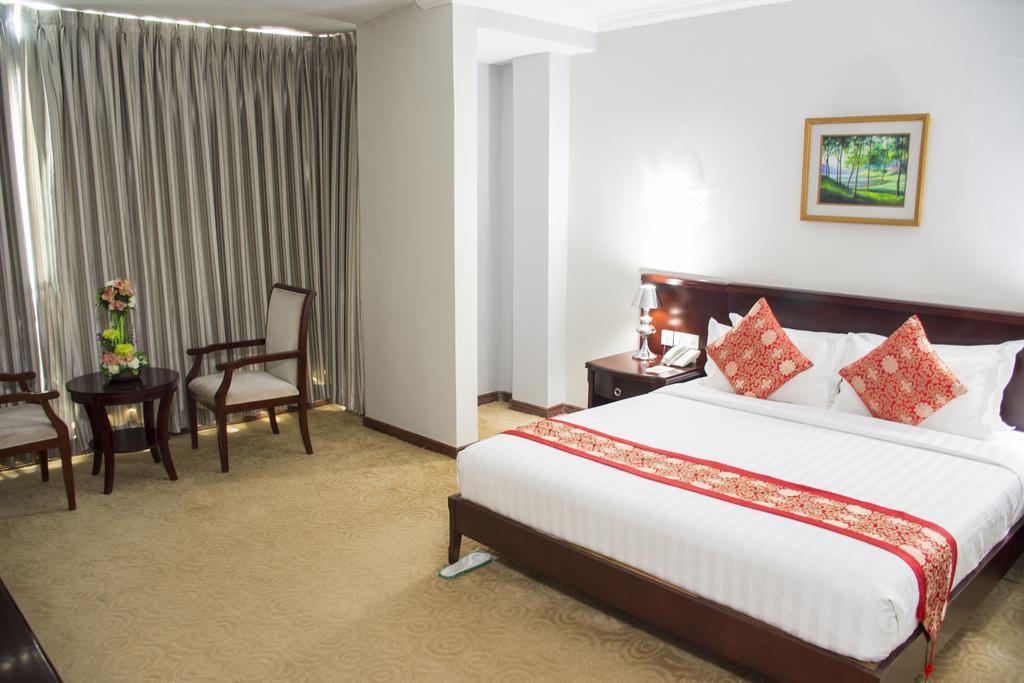 Green Leaf Hotel Yangon Exterior photo
