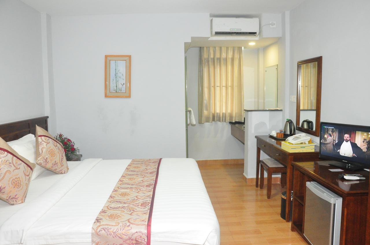 Green Leaf Hotel Yangon Exterior photo
