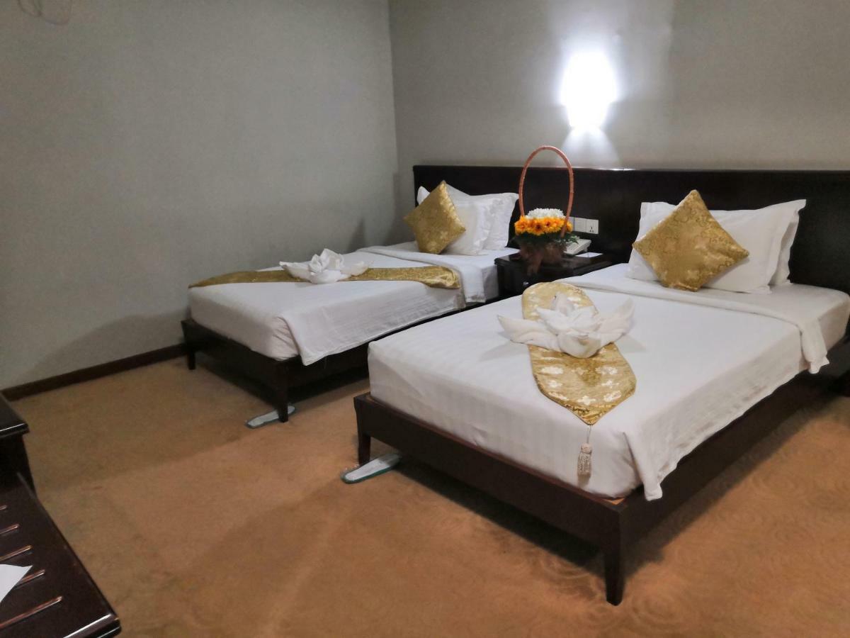 Green Leaf Hotel Yangon Exterior photo