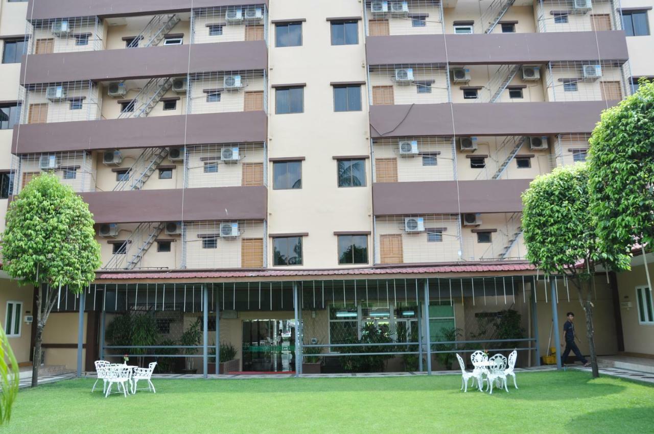 Green Leaf Hotel Yangon Exterior photo